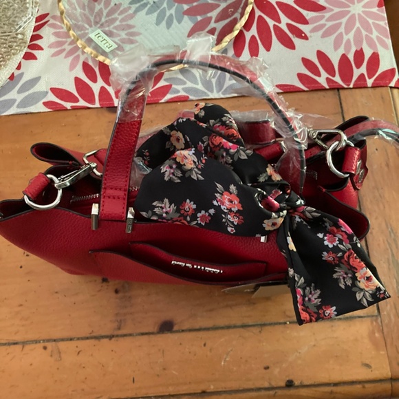 NWT Steve Madden Parker Tote Bag with Scarf Tie in Red - Picture 2 of 3